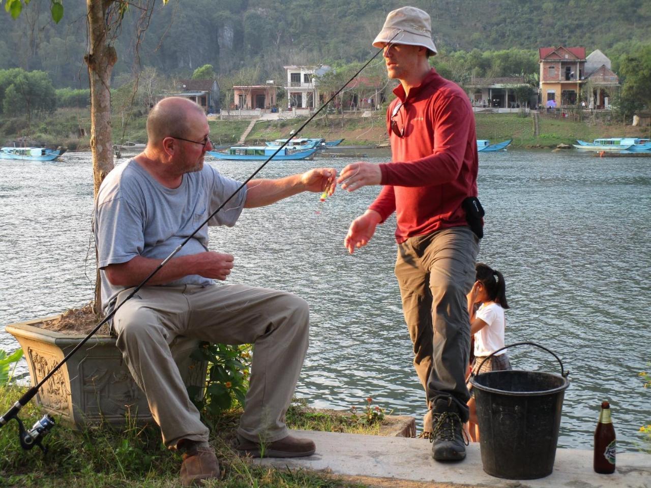 Carambola Bungalow Phong Nha Buitenkant foto